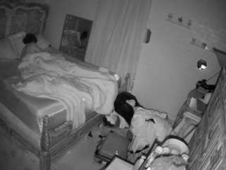 voyeurcam hornyhostel 03